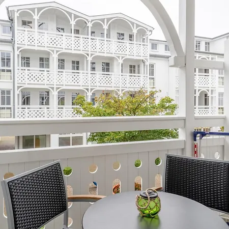 Apartment 627, Seepark *