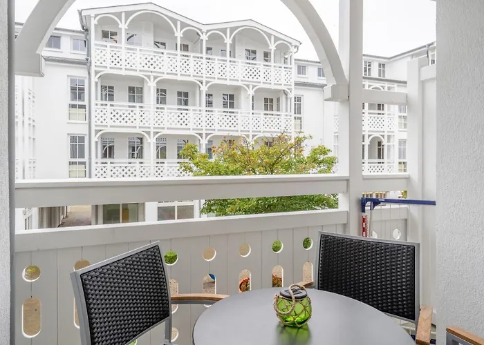 Apartment 627, Seepark *